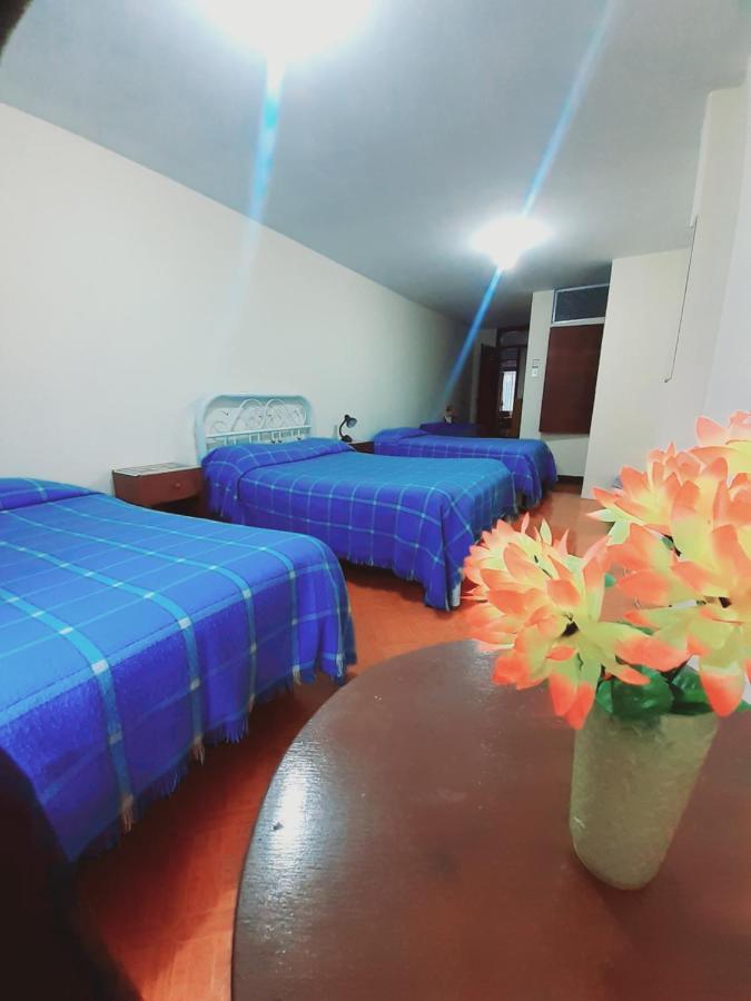 Hostal Central Latacunga Habitación foto