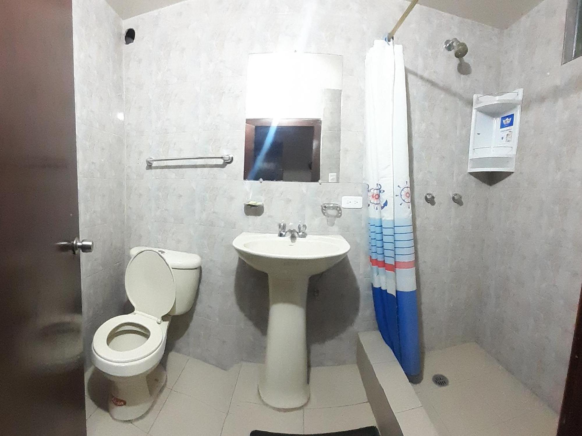 Hostal Central Latacunga Habitación foto